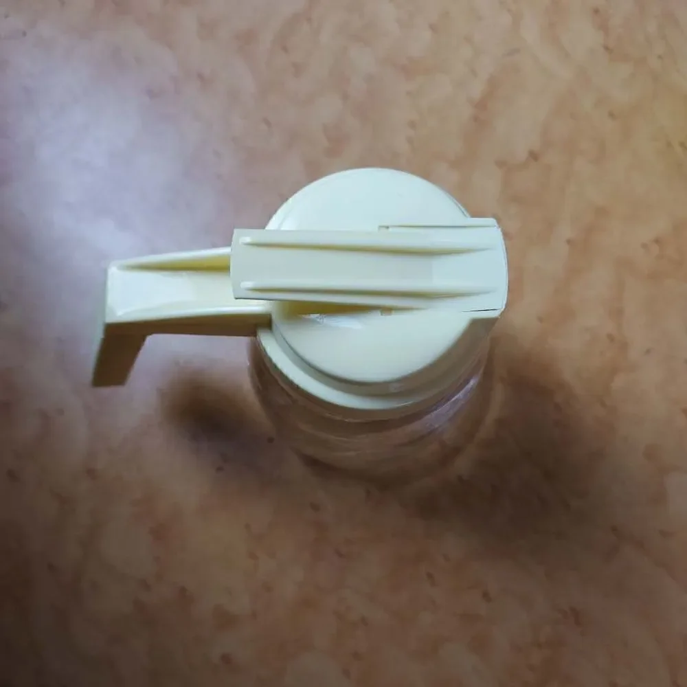 Federal houseware syrup dispenser